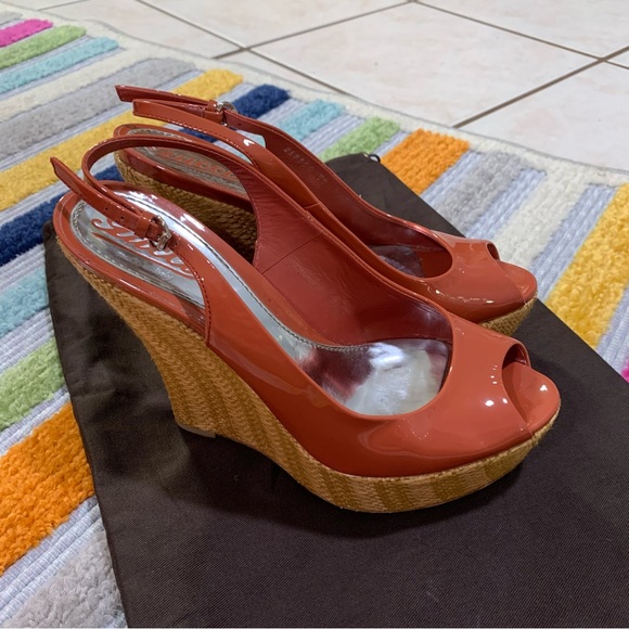GUCCI Coral Vitello Vernice Soft Starfish Patent Leather Platform Wedges 258355 - Picture 2 of 16